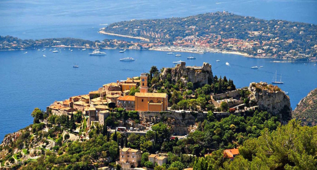 La Côte d’Azur regorge de villages pittoresques à découvrir en partant du Site de Gorge Vent. 